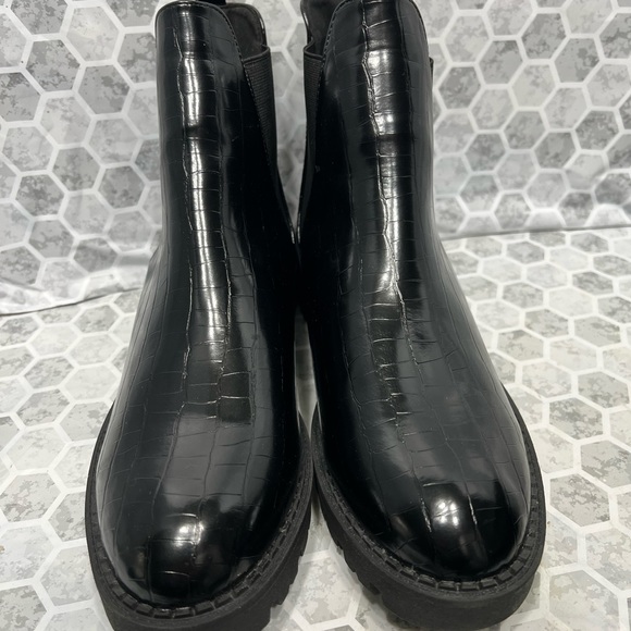 Chunky black boots croc size 10 - Picture 3 of 7